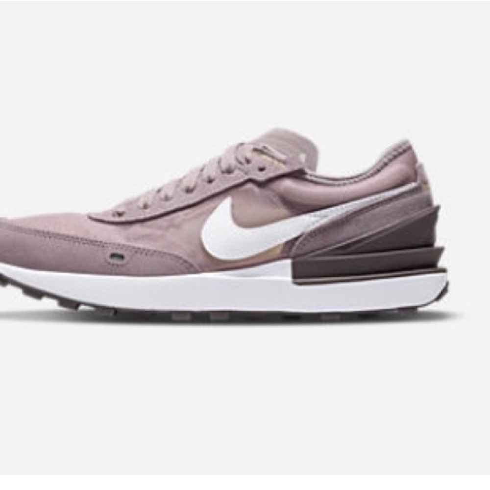 BRAND NEW  Nike Waffle One Women's Size 7